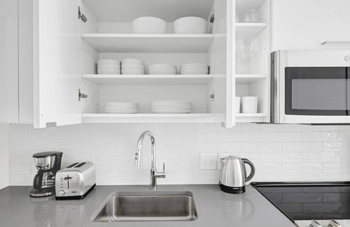 South of Washington Apartment | Exquisite South End 1BR w/Gym, W/D & Pool, near SoWa, by Blueground