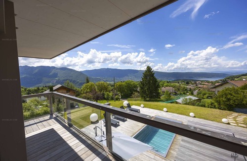 Rovagny Apartment | Exquisite UBAC Apartment with Swimming Pool, Offering Breathtaking Views of the Lake and Mountains"