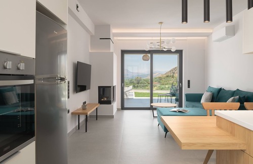 Lampini Villa | Exquisite Villa IΙ with Enchanting Surroundings