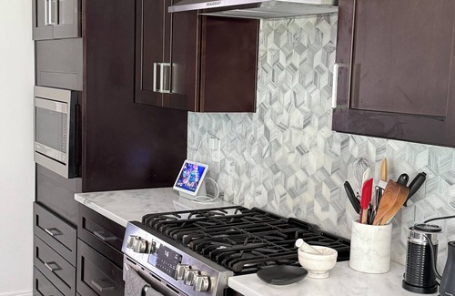 Cliftondale House | Exquisitely Decorated Spacious 4-bedroom Home close to Airport