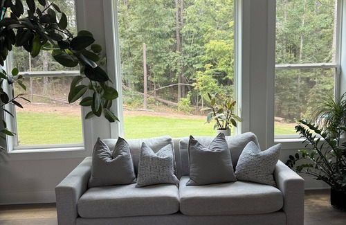 Cliftondale House | Exquisitely Decorated Spacious 4-bedroom Home close to Airport