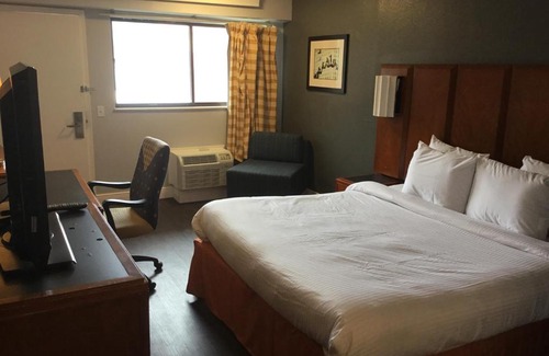 Mobile Hotel | Extend-a-Suites Mobile North
