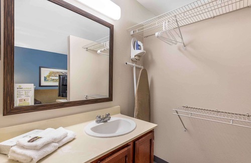 Greenwood Village Hotel | Extended Stay America Select Suites Denver Tech Center Central