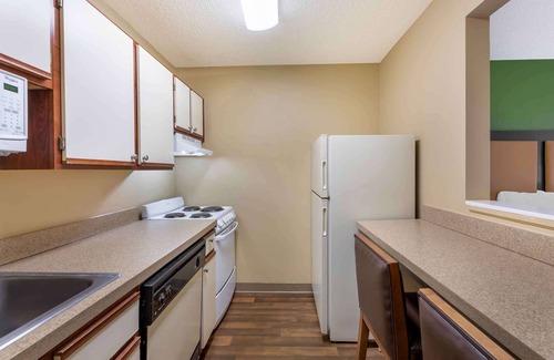 Central Newport News Hotel | Extended Stay America Select Suites Newport News I-64