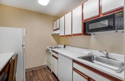 Central Newport News Hotel | Extended Stay America Select Suites Newport News I-64