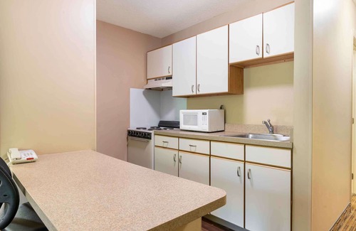Central Newport News Hotel | Extended Stay America Select Suites Newport News I-64