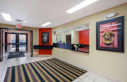 Springfield Hotel | Extended Stay America Select Suites - Springfield - South