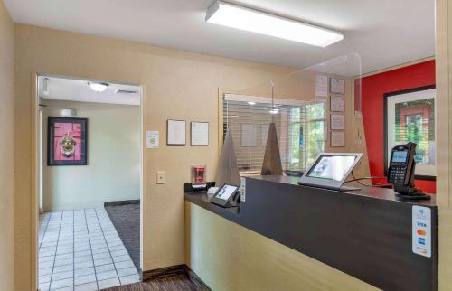 Town Center Hotel | Extended Stay America Select Suites - Atlanta - Kennesaw Chastain Rd