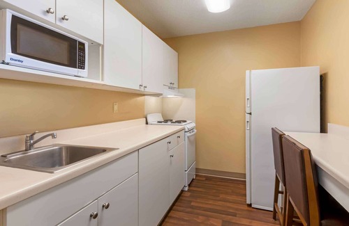 Madison Hotel | Extended Stay America Select Suites - Madison - Old Sauk Rd.
