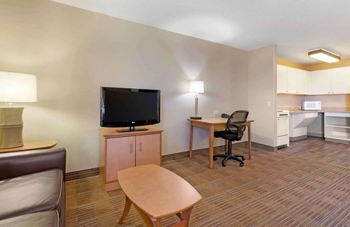 Madison Hotel | Extended Stay America Select Suites - Madison - Old Sauk Rd.
