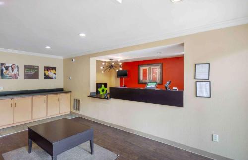 Durham Hotel | Extended Stay America Select Suites - Raleigh - RTP - 4610 Miami Blvd