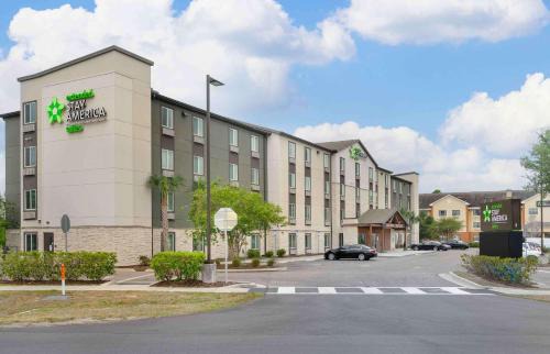 Temple Terrace Hotel | Extended Stay America Select Suites - Tampa - Northeast