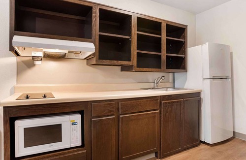 Kenner - Louis Armstrong International Airport Hotel | Extended Stay America Suites - New Orleans - Airport - I-10