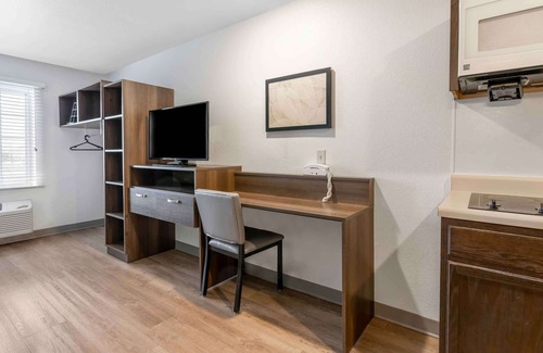 Kenner - Louis Armstrong International Airport Hotel | Extended Stay America Suites - New Orleans - Airport - I-10