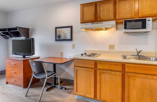 Terry Sanford Hotel | Extended Stay America Select Suites - Fayetteville