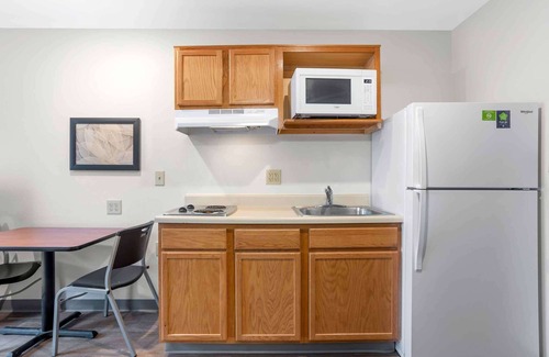 Springfield Hotel | Extended Stay America Select Suites - Springfield - South - Battlefield
