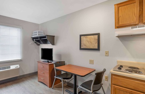 Springfield Hotel | Extended Stay America Select Suites - Springfield - South - Battlefield