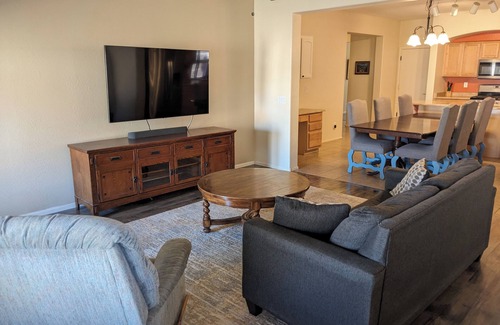 Sarival Gardens House | Extended Stay Goodyear Gem Near Ballpark