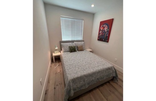 Reseda House | Extended Stay - Guest House - Los Angeles!