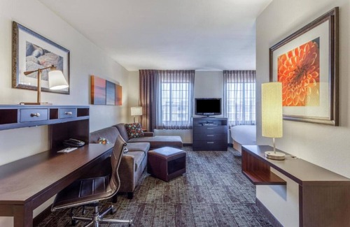 Davenport House | Extended Stay living in the heart of the Quad Cities