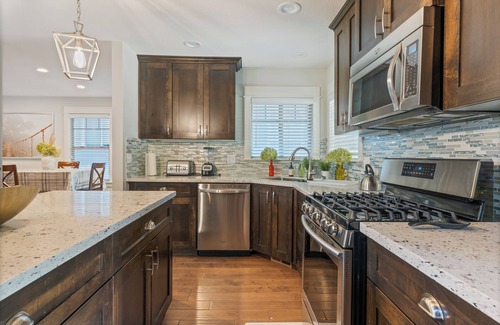 Bull Mountain House | Extended Stay Special Modern Luxury Single Family Home 5BR&3BA Pets Welcome