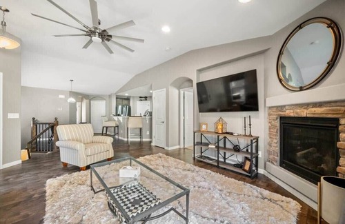 Colorado Springs House | Extended Stay- Theater Room, Workspace, and Grill