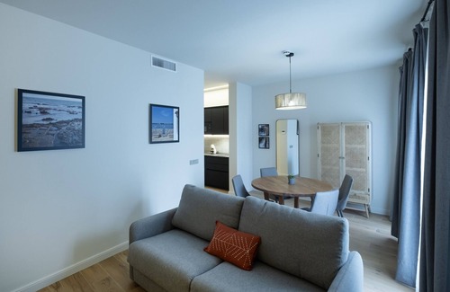 Old Town Apartment | Exterior Apartment - Villar Suites by Cadiz4Rentals