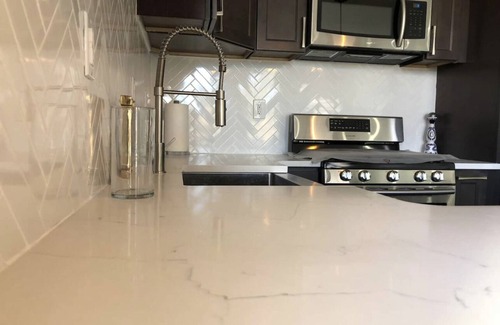 Crown Heights Apartment | Extra Large 3 Bedrooms with 3 Bathrooms close to Downtown