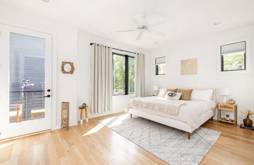 Edgehill House | Extra Spacious 4 Bed/4.5 Bath Music Row Home