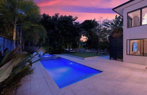 Birch Park Finger Streets House | Extraordinary Beach Home with Rooftop Decks, Pool and SPA, Steps from the Beach