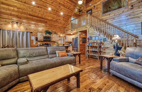 Gatlinburg - Pigeon Forge Cabin | EXTRAORDINARY, WHEELCHAIR FRIENDLY, FAMILY HAVEN FOR A TRANSFORMATIVE EXPERIENCE