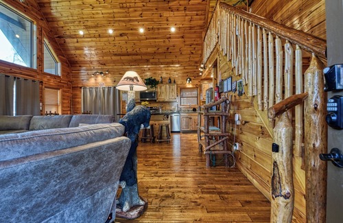 Gatlinburg - Pigeon Forge Cabin | EXTRAORDINARY, WHEELCHAIR FRIENDLY, FAMILY HAVEN FOR A TRANSFORMATIVE EXPERIENCE
