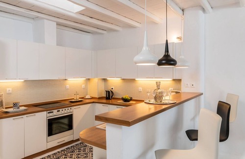 Mykonos Town Villa | Extravagant Mykonos Villa | Villa Pousha | 5 Bedrooms | Sea Front Location |.