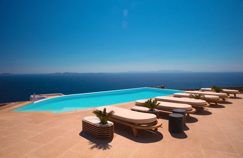 Mykonos Town Villa | Extravagant Mykonos Villa | Villa Mistral | Beautiful Sea & City Views | 6.