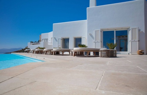 Mykonos Town Villa | Extravagant Mykonos Villa | Villa Mistral | Beautiful Sea & City Views | 6.