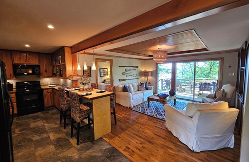 Mid America House | Extremely Secluded Lake Cabin on Main Channel/Gorgeous Mountain & Lake Views