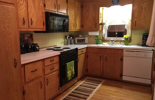 Surf City House | EZ WALK 2 BEACH & EATS 2 OFF BAY BIKES BADGES FIREPIT GAME ROOM TOWELS & LINENS!