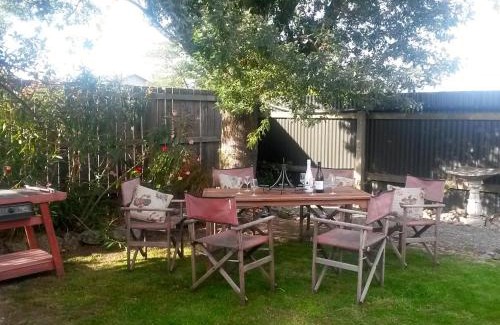 Blenheim House | Ezy Walk - Blenheim Holiday Home
