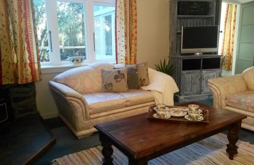 Blenheim House | Ezy Walk - Blenheim Holiday Home