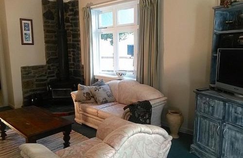 Blenheim House | Ezy Walk - Blenheim Holiday Home