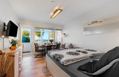 Laboe Apartment | Fördetraum,erste Reihe,Strand 20 m