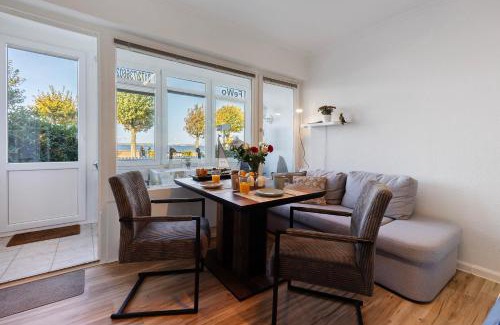 Laboe Apartment | Fördetraum,erste Reihe,Strand 20 m