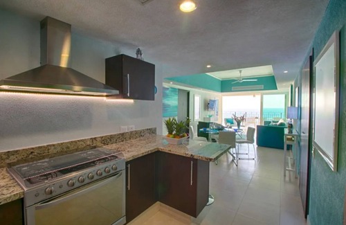 North Hotel Zone Condo | F-View & Rest Overlooking the Ocean!