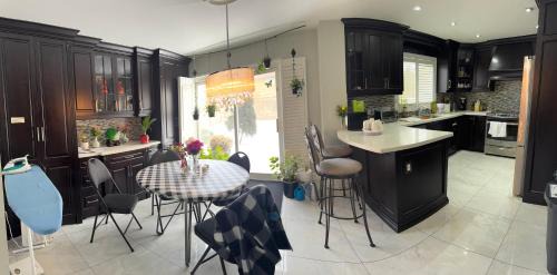 Mississauga House | F1 cozy Sunny room