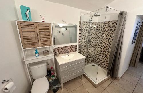 Pont-Saint-Esprit Apartment | F1 rez de chaussée au cœur de Pont-Saint Esprit