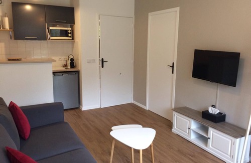 Equemauville Apartment | F2 apartment, quiet and elegant in residence with swimming pool