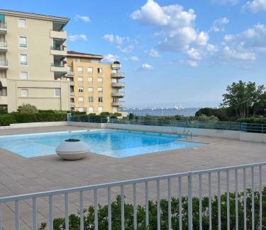 Golfe Juan Apartment | F2 Vue mer - Piscine - Climatisation - Parking