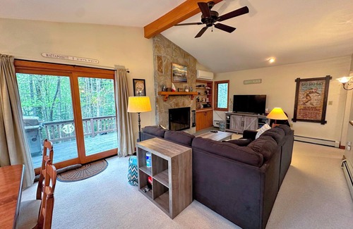 Bretton Woods Condo | F26 Bretton Woods home steps from the slopes, AC, pool passes, discounted cog tix!