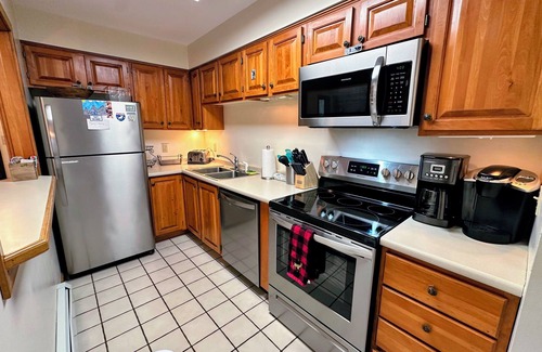 Bretton Woods Condo | F26 Bretton Woods home steps from the slopes, AC, pool passes, discounted cog tix!