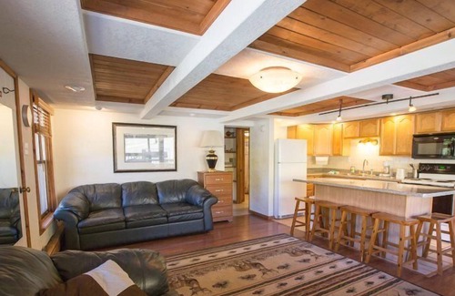 Glenwood Springs Condo | F9: This spacious one bedroom condo which includes a fireplace is only steps from the slopes.